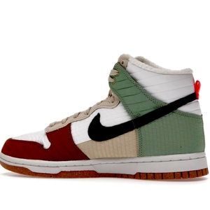 NIKE DUNKS HIGH WOMENS 6.5